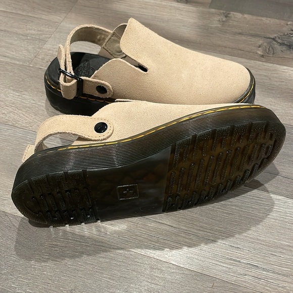 Dr Martens Women's Cream Carlson Suede Slingback Mules - Picture 12 of 16